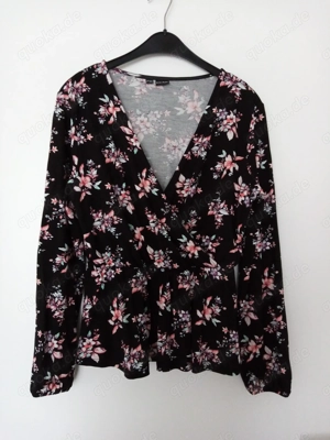 Neuwertige Damen Bluse 