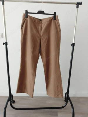 Sehr gut erhaltene Damen Stoff Hose. In Woll Obtik.