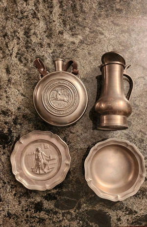 Zinn-Feldflasche und...