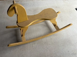 Schaukelpferd aus Holz (gelb)