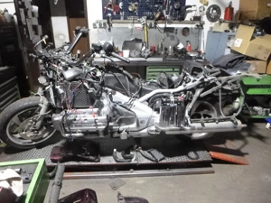 Honda Gl 1800 abs 2006 mit Getriebschaden in Teilen Bild 2