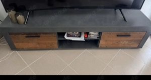 Kommode für Fernsehen