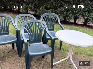 Gartenstühle mit Tisch