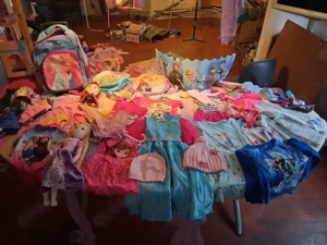 div.Spielzeug und. Kinderkleidung 