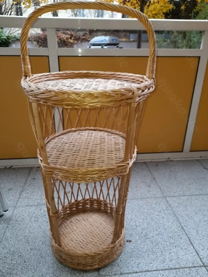 Schönes Korbgestell