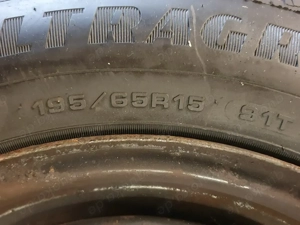 4 Winterreifen 195 65 R 15 GOODYEAR auf VW Golf Felgen 7 mm Bild 5