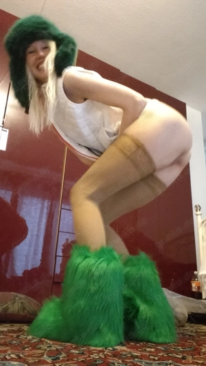 Strapse und halterlose Nylons Video und Foto Sammlung oder Wunsch Videos Fetisch Spezial  Bild 2