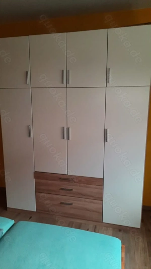 Kleiderschrank mit 8 Türen und 3 Schubkästen, Abholbar bis 30.11.25