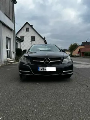 Mercedes-Benz C 220 CDI DPF Coupe (BlueEFFICIENCY) Bild 2