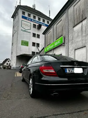 Mercedes-Benz C 220 CDI DPF Coupe (BlueEFFICIENCY) Bild 5