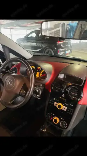Opel Corsa 1.0 12V Innovation 110 Jahre Bild 3