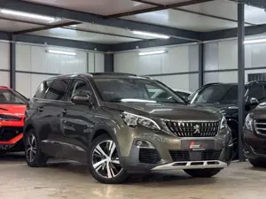 Peugeot 5008 Allure 7SITZER*AHK*PANO*KYLESS*APP*VIR*TOTW