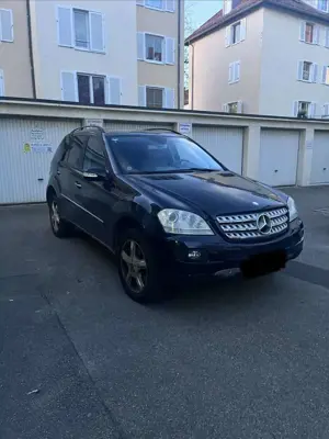 Mercedes-Benz ML 350 4Matic Bild 2