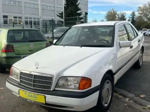 Mercedes-Benz C 180 ELEGANCE Bild 3