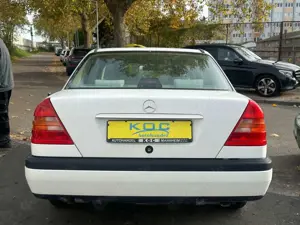 Mercedes-Benz C 180 ELEGANCE Bild 5