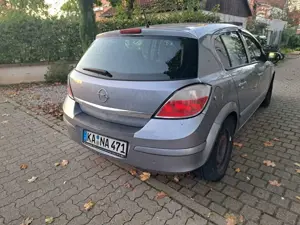 Opel Astra 1.2 Bild 2