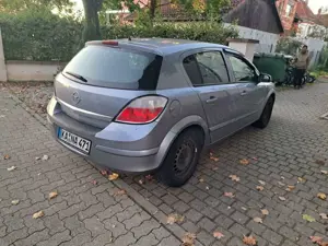 Opel Astra 1.2 Bild 1