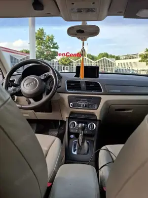 Audi Q3 Q3 2.0 TFSI quattro S tronic Bild 4