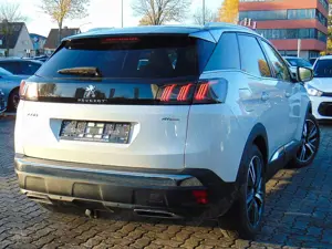 Peugeot 3008 1.6 Hybrid 225 GT Pack Bild 4