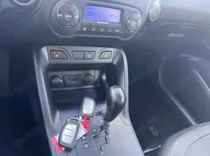 Hyundai iX35 ix35 2.0 CRDi 4WD Automatik Style Bild 3