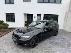 BMW 330 3 Lim. 330i xDrive Automatik/Navi