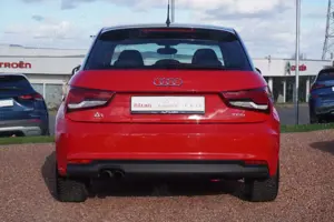 Audi A1 Sportback 1.4 TFSI S-Tronic Sitzheizung Bild 3