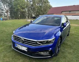 Volkswagen Passat Variant 2.0 TDI DSG Elegance R-Line,Matrix, Leder, Tüv ne