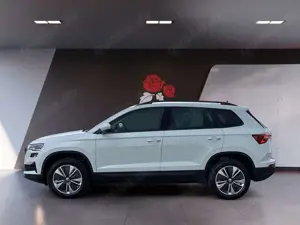 Skoda Karoq 1,5 TSI DSG Selection NAVI LED AHK Bild 3