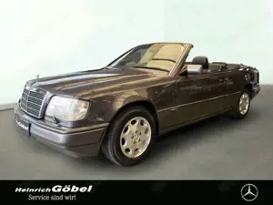 Mercedes-Benz E 220 A124 Cabriolet Sportline 1.Hand