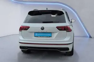 Volkswagen Tiguan 2.0 TDI DSG R-Line KAMERA+HEAD-UP Bild 4