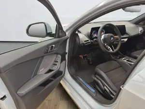 BMW 120 [M Sport, Navi, 18" LMR, RFK, SHZ, LED] DAB Bild 2