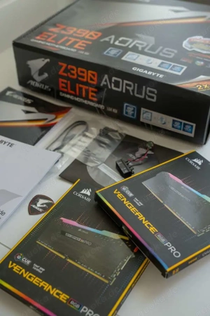 Z390 Aorus Elite + i7 9700K + 32GB Corsair DDR4-3200 (OVP) Bild 5