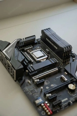 Z390 Aorus Elite + i7 9700K + 32GB Corsair DDR4-3200 (OVP) Bild 4