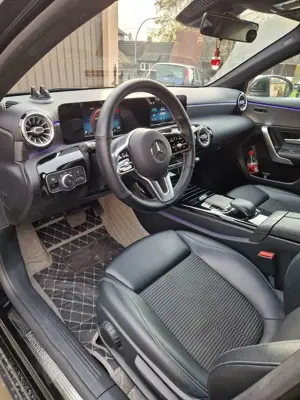 Mercedes-Benz A 180 d 7G-DCT Edition 19 Bild 5