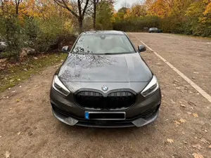 BMW 118 118i Aut. Adv. + abnehmbare Anhängerkupplung