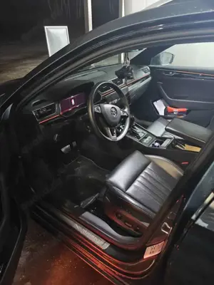 Skoda Superb Combi 2.0 TDI DSG LK Bild 5