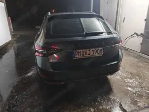 Skoda Superb Combi 2.0 TDI DSG LK Bild 4