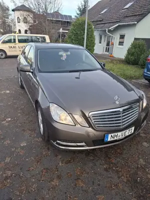 Mercedes-Benz E 220 CDI DPF BlueEFFICIENCY 7G-TRONIC Elegance