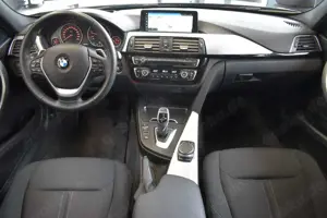 BMW 320 d Touring Aut. LED~Navi3D~HuD~SitzHzg.~PDC Bild 3