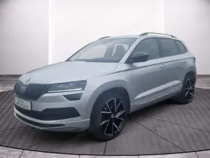 Skoda Karoq 1.5 TSI DSG Sportline 1.HAND AHK NAVI ACC KESSY Bild 2