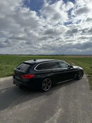 BMW 540 540d xDrive Touring Aut. Sport Line Bild 3