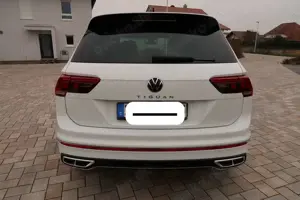 Volkswagen Tiguan Tiguan 2.0 TDI SCR 4Motion DSG R-Line Bild 2