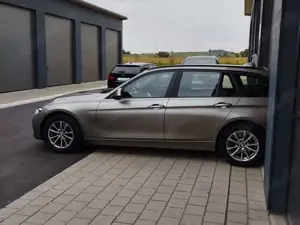 BMW 320 3er Touring Diesel 320d Touring Aut. Advantage