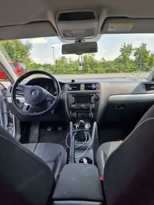 Volkswagen Jetta 1.2 TSI Trendline Bild 4