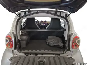 smart forTwo EQ Prime  Pano LED 22kW JBL Brabus Kamera Bild 5