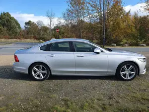 Volvo S90 Momentum Bild 5