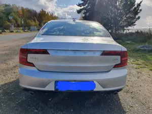 Volvo S90 Momentum Bild 4