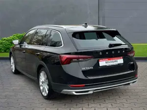 Skoda Octavia Combi Scout 4x4 2.0 TDI+Navi+Alufelgen+Klimaautoma Bild 2