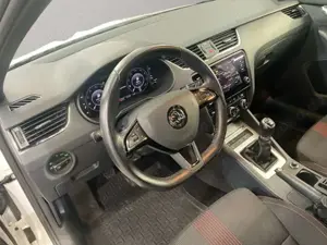 Skoda Octavia Combi 1.5 TSI Ambition / Navi LED ACC Bild 4