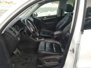 Volkswagen Tiguan Tiguan 2.0 TDI DPF 4Motion BMT DSG Sport Bild 2